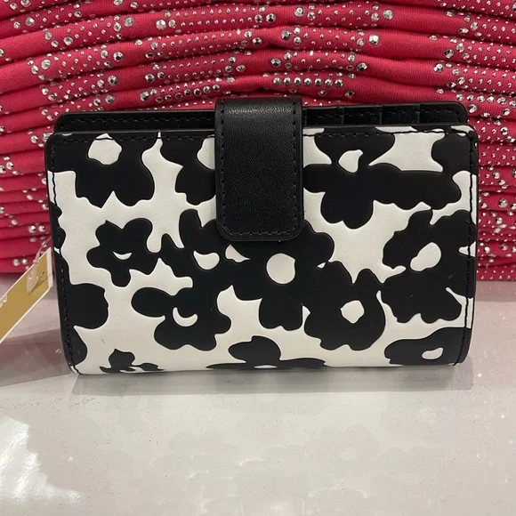 Michael Kors Jet Set Medium Floral Print Bi-Fold Wallet
Black 
NWT - Picture 13 of 16